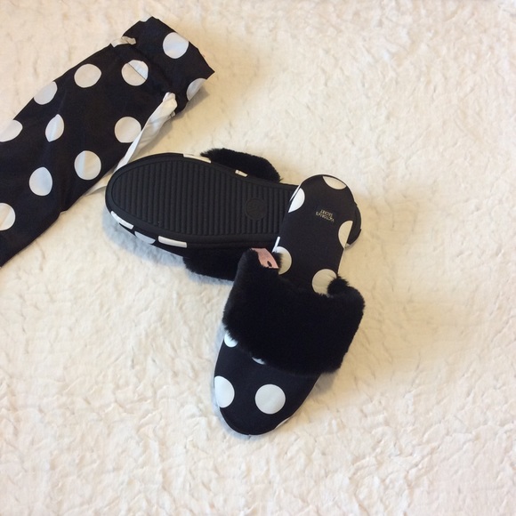 VICTORIA’S SECRET SLIPPERS MEDIUM (7-8) - Picture 3 of 5